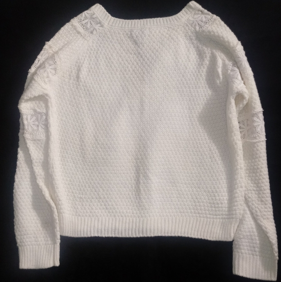 dELiA*s White Sweater - Picture 4 of 6